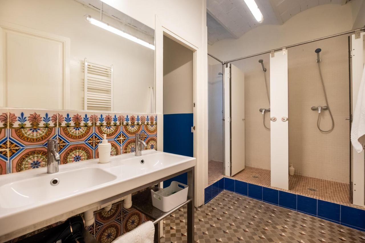 B42 - Modernist For Large Groups In Eixample