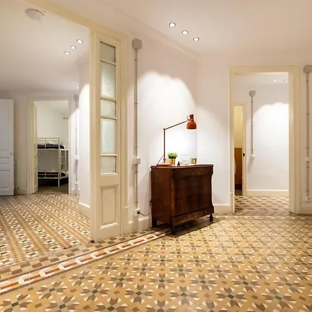 B42 - Modernist Apartment For Large Groups In Eixample Barcelona Exterior photo