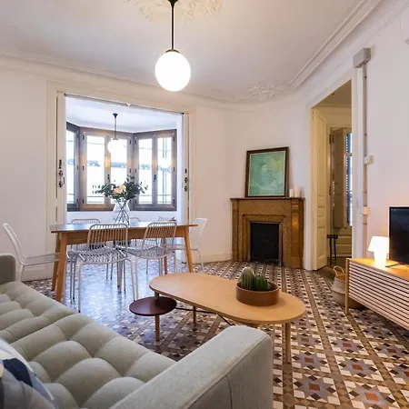 B42 - Modernist Apartment For Large Groups In Eixample Barcelona Exterior photo