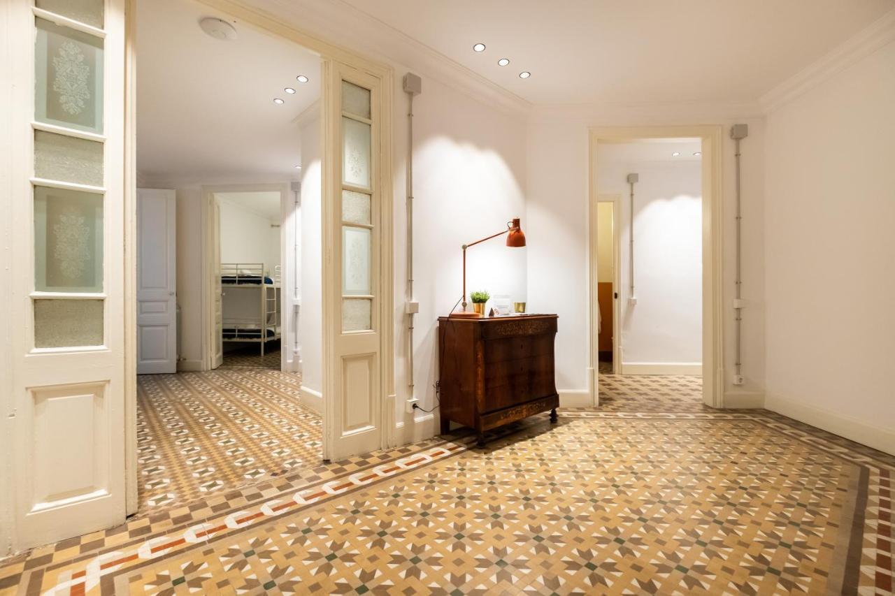 Apartment B42 - Modernist For Large Groups In Eixample