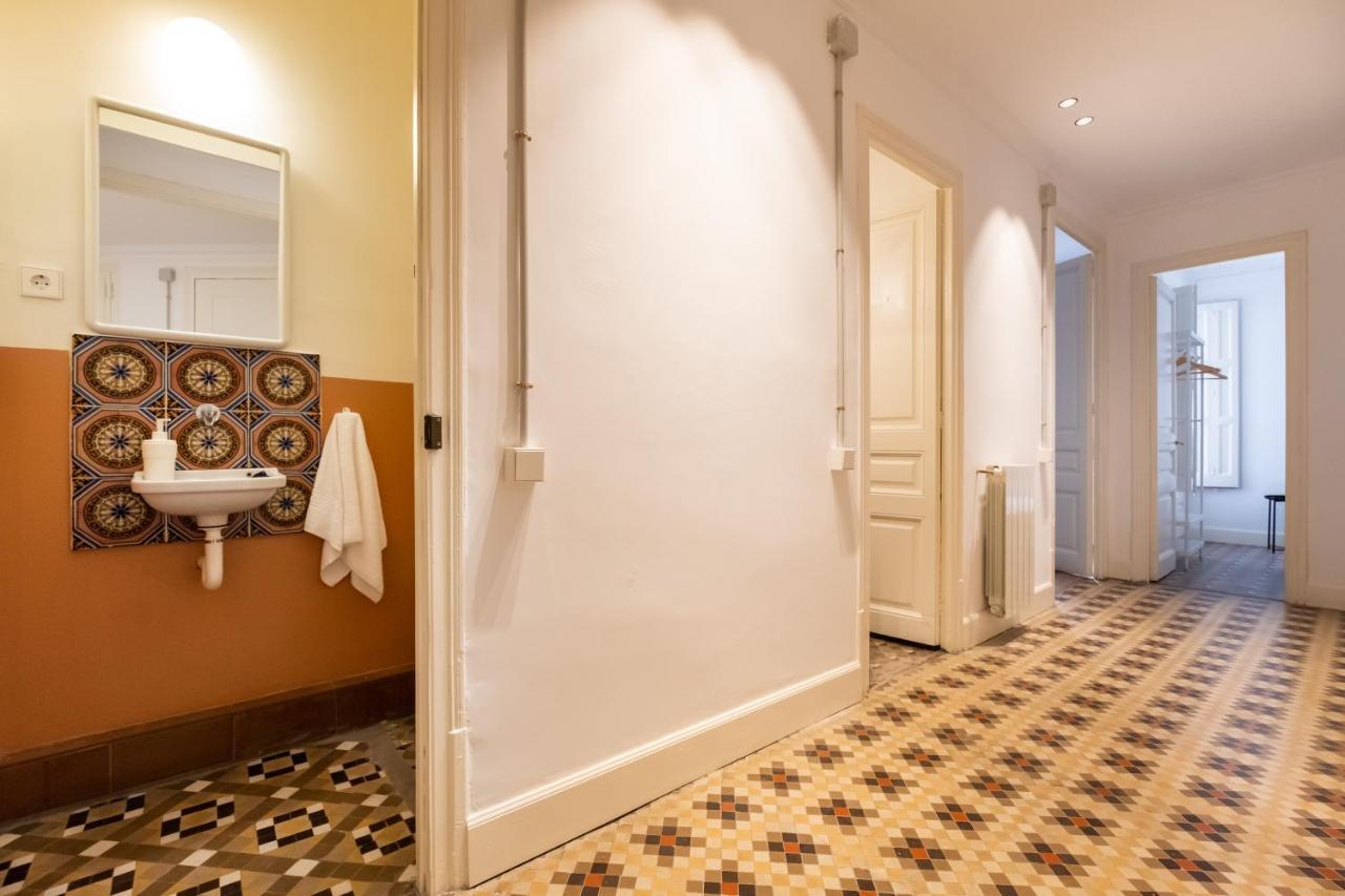 Apartment B42 - Modernist For Large Groups In Eixample Barcelona