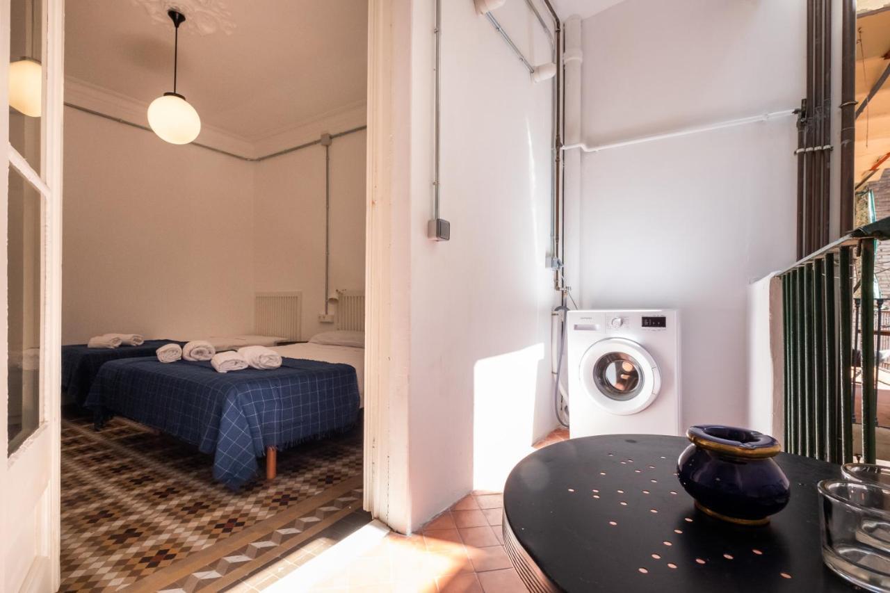 B42 - Modernist For Large Groups In Eixample Apartment *